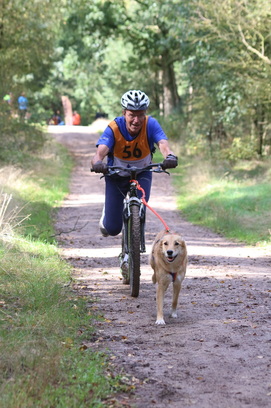 is (dogscooter)? - Canicross Nederland